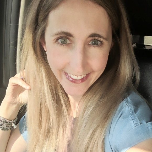 Meet your Posher, Tina - Picture 1 of 1